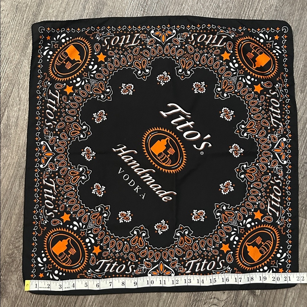 Tito's Bandana Vintage - Picture 2 of 3